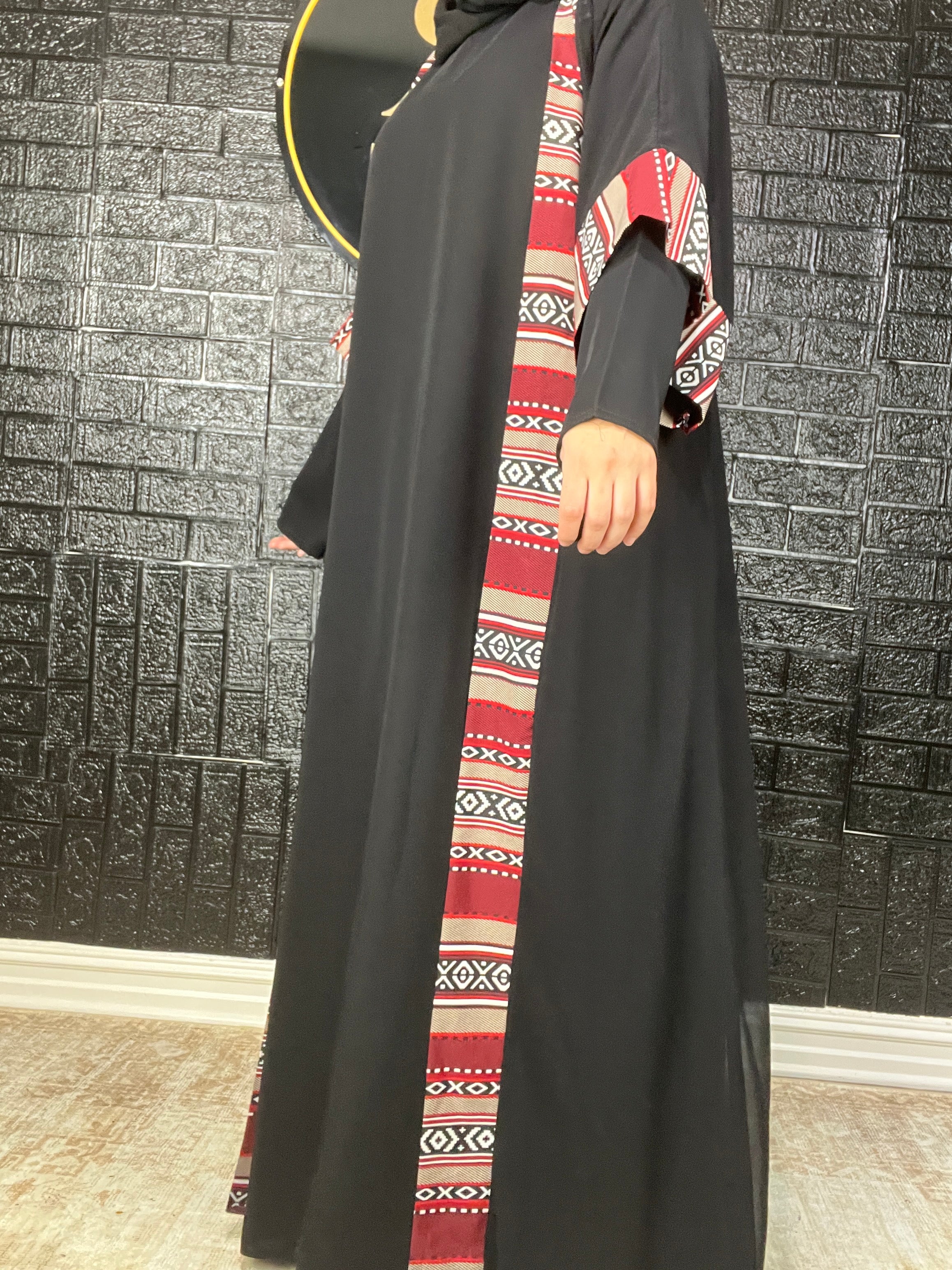 Lamsat Turath – 2-Piece Abaya with Traditional Red Trim