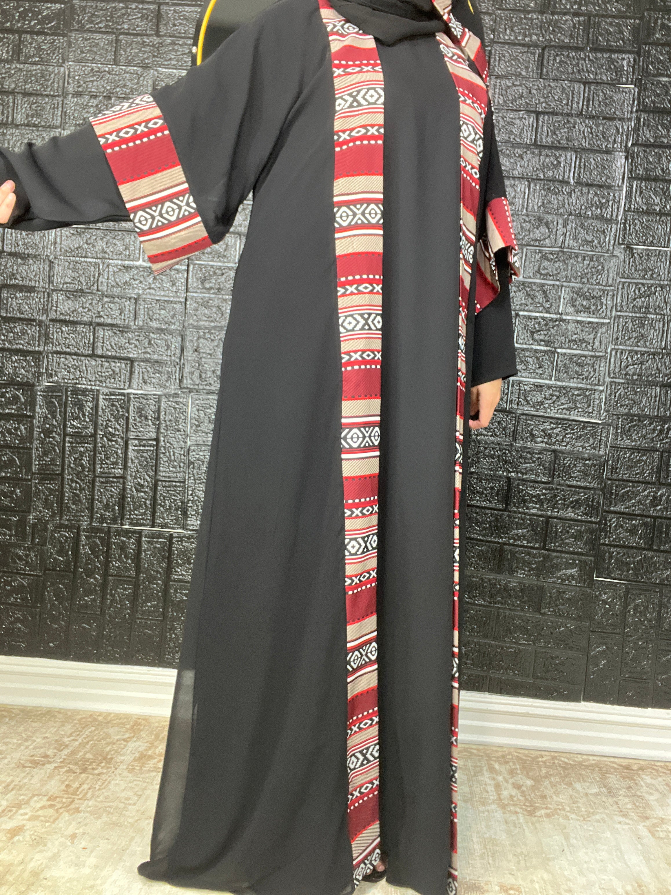 Lamsat Turath – 2-Piece Abaya with Traditional Red Trim