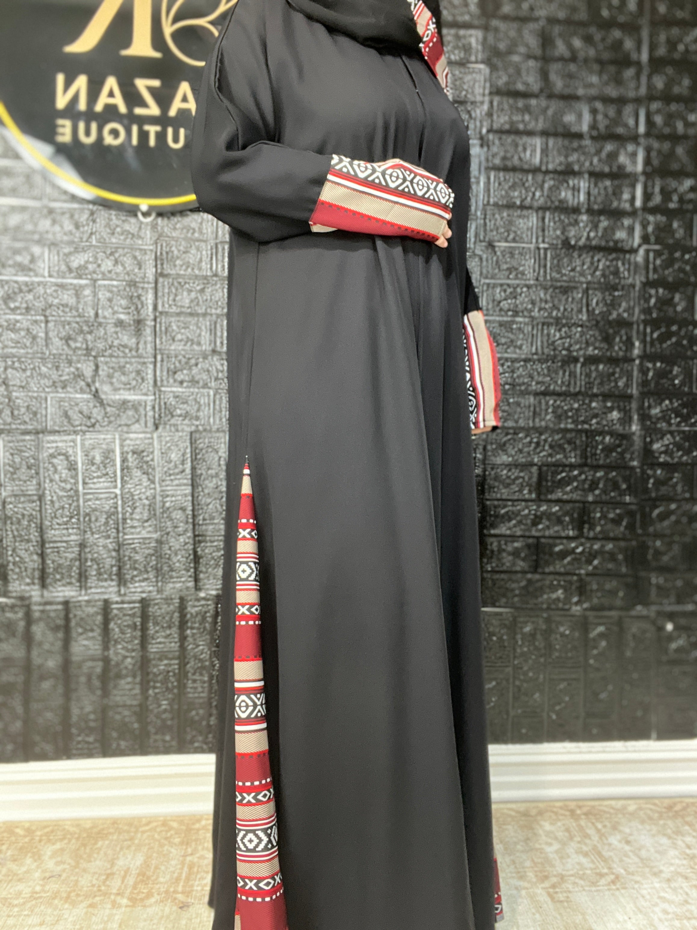 Najd Soul – Black Abaya with Traditional Hem