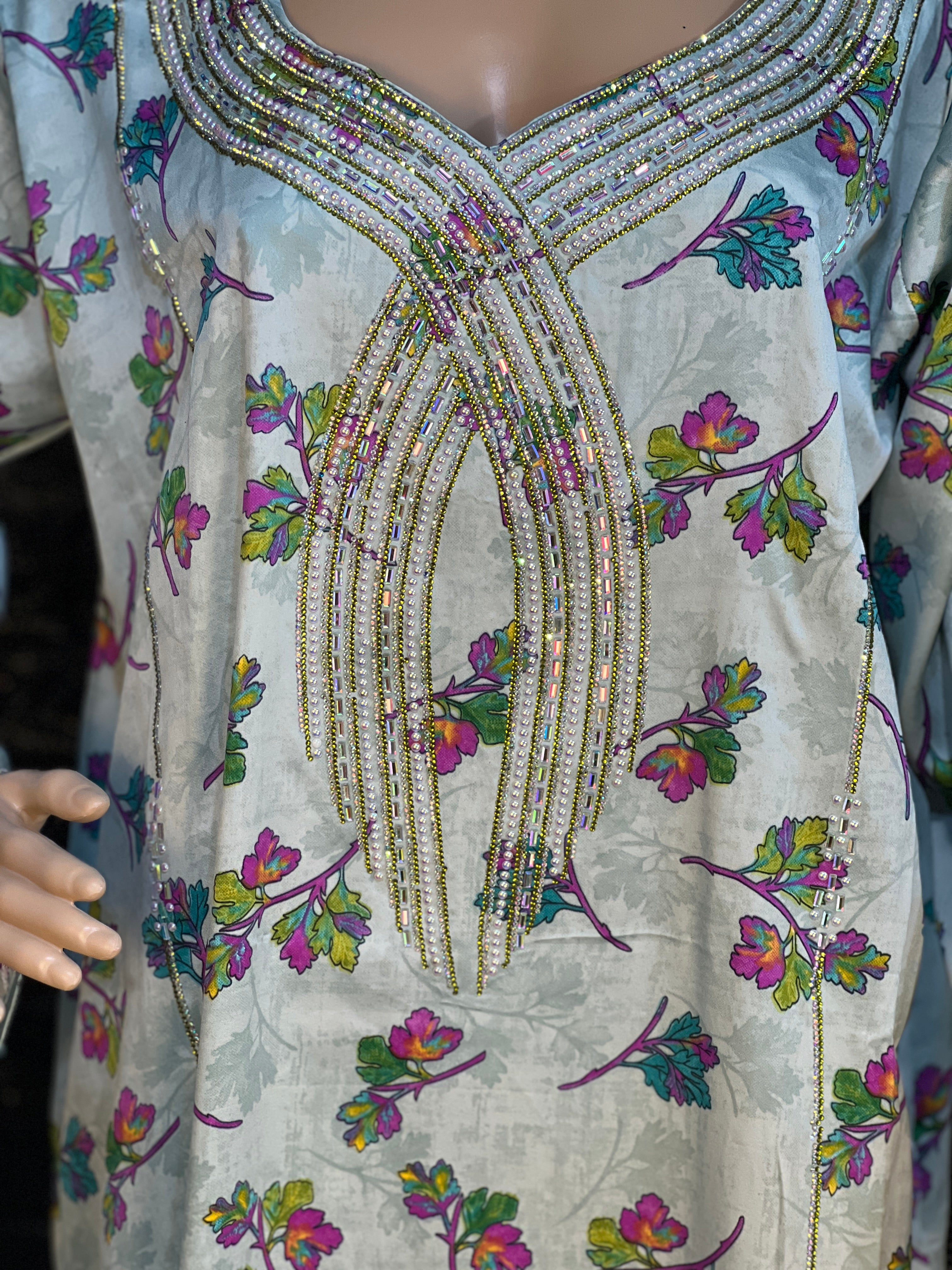 Embroidered Makhwar – Design 2