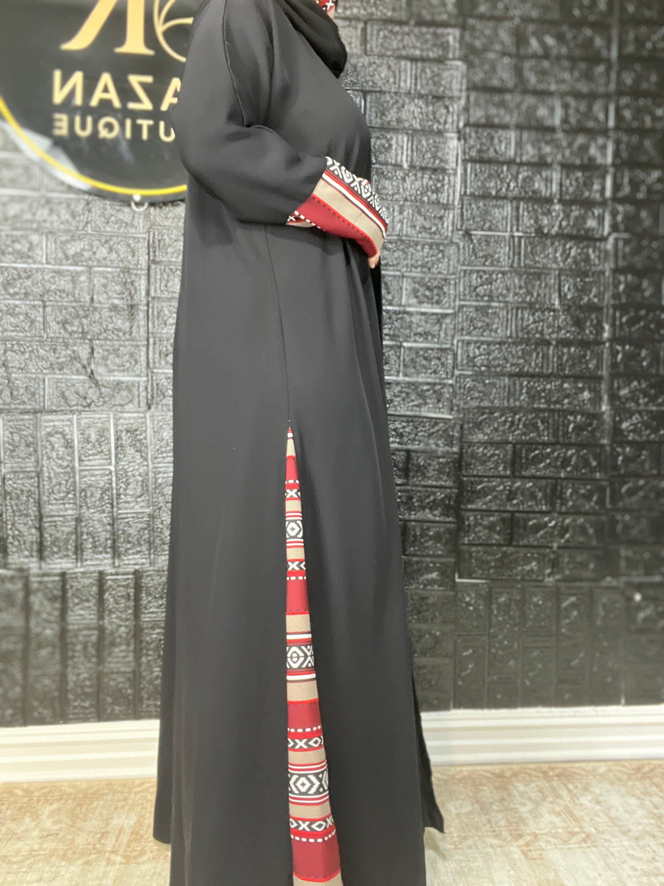 Najd Soul – Black Abaya with Traditional Hem
