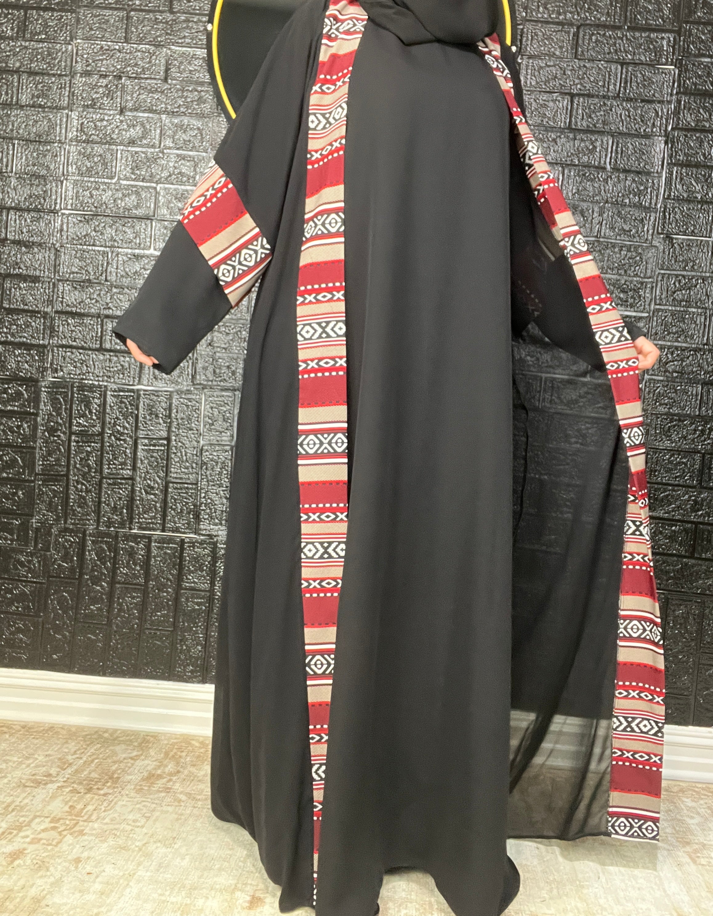 Lamsat Turath – 2-Piece Abaya with Traditional Red Trim